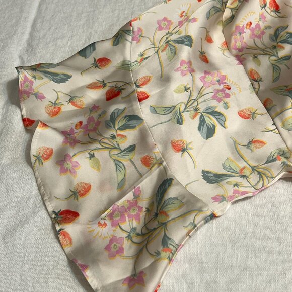 Victoria's Secret Women's Satin Floral Straberry Wrap Robe Dress M/L Ruffle Hem - Picture 3 of 6